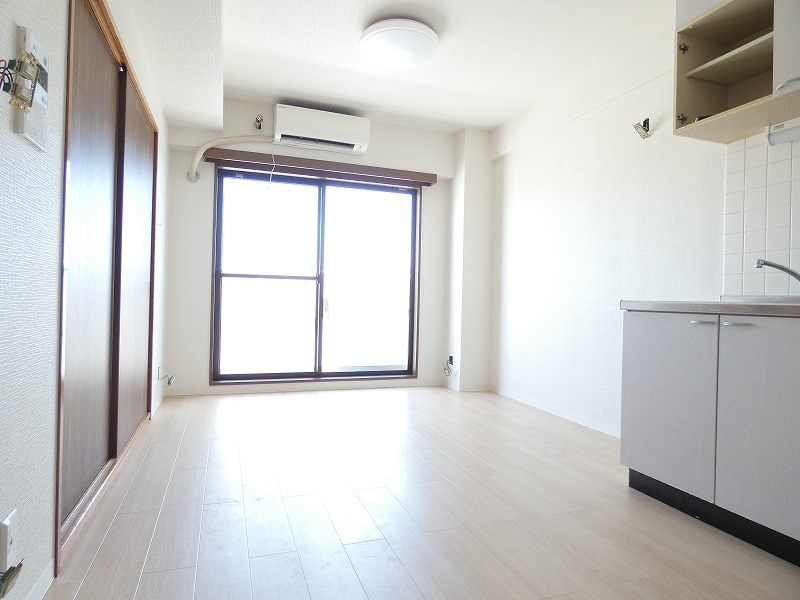 ベイ・ドルフィン   リビング