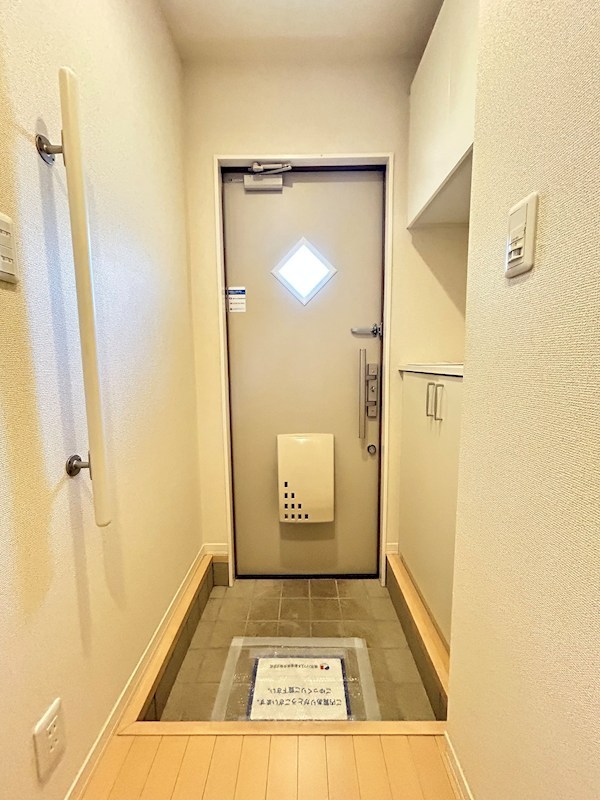 クレセオＮ 玄関