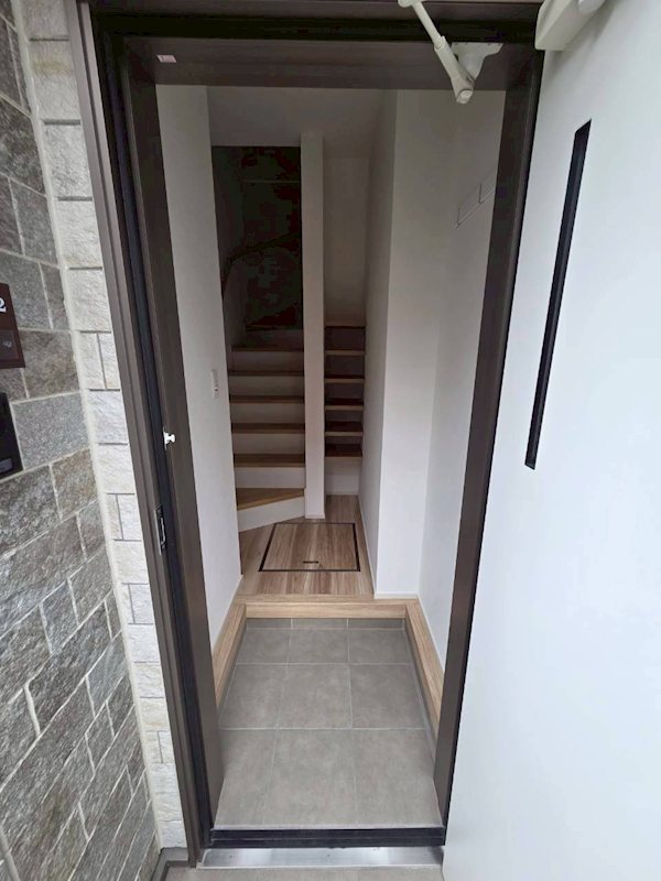 フォレストメゾン恭和Ⅱ 玄関