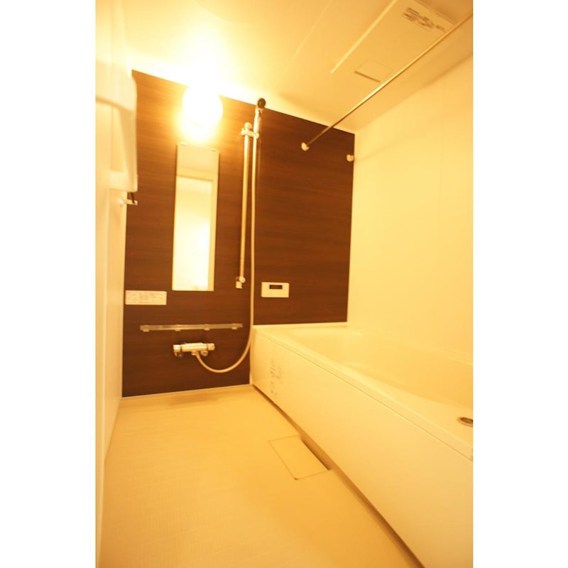 tressaillir de joie（トレサイーユ　ドゥ　ジョワ）  風呂画像