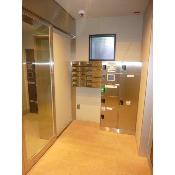 クレイン西日暮里  玄関