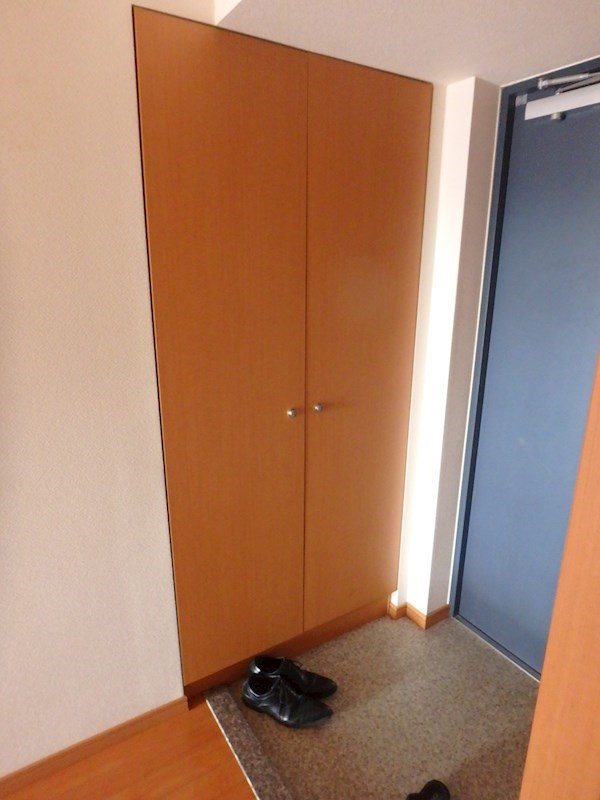 グロリア参番館 玄関