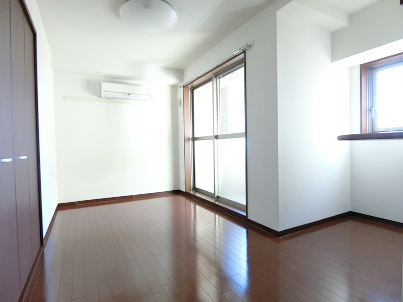 ＴＡＫＡオートビル リビング