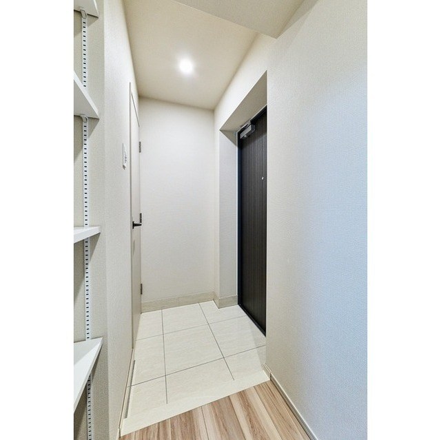 コンフォリア・リヴ八丁堀 玄関