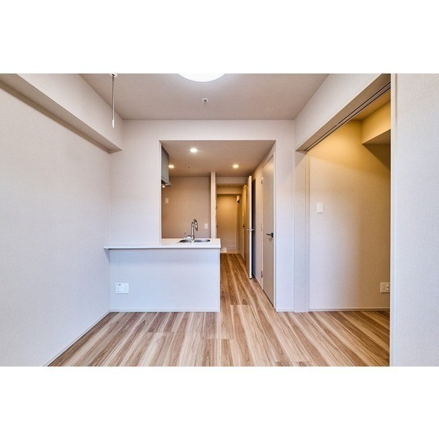 コンフォリア・リヴ八丁堀 リビング