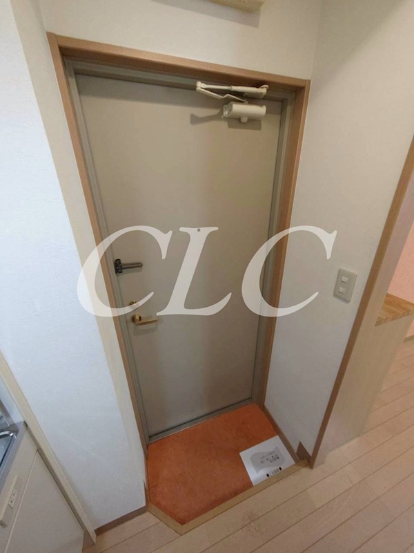 上野イースト 玄関