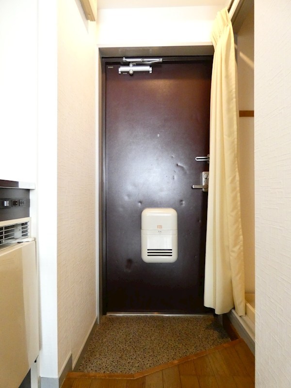 レジデンス仲村 玄関