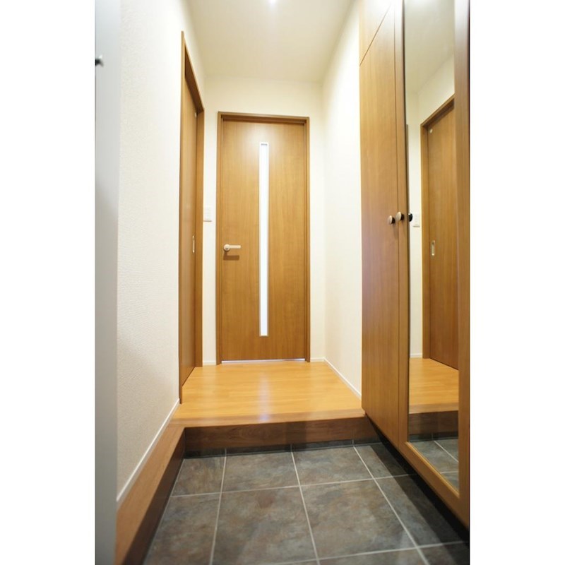 プラカーサ   玄関