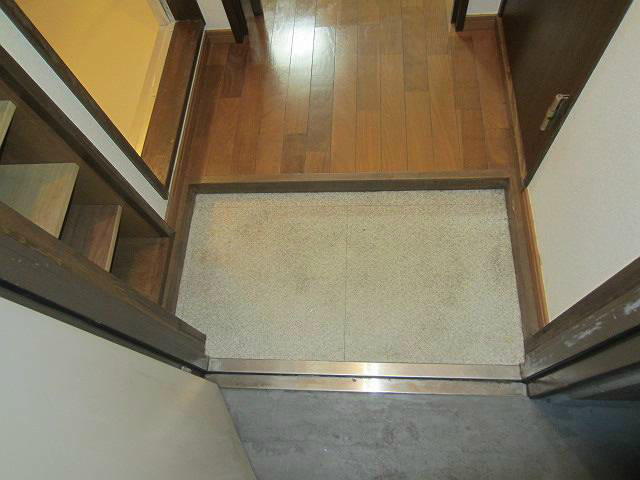 シャトレ千野 玄関