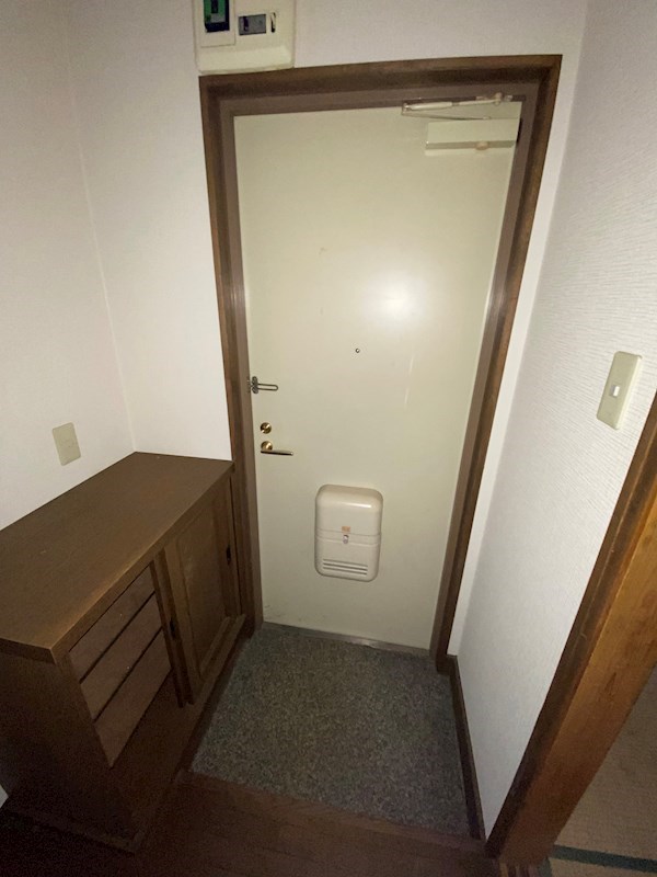 ハイツ小久保 玄関