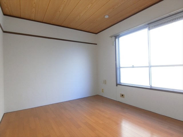 新井ビル ベッドルーム