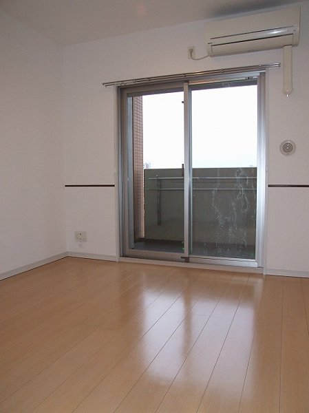 ロイヤルパークス新田 ベッドルーム