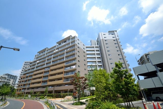 ロイヤルパークスリバーサイド 外観