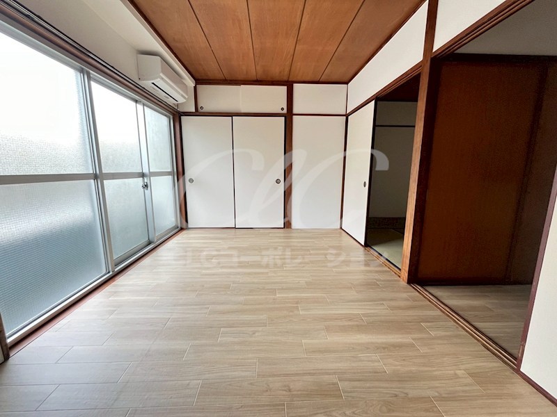 土清ビル リビング