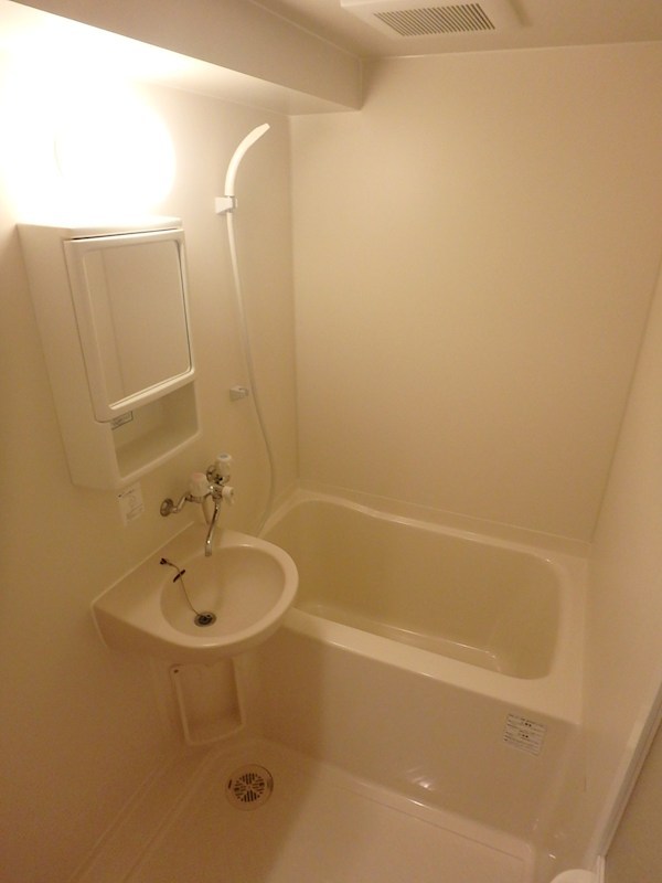 レニエ・ラ・ヴェルトゥ 風呂画像