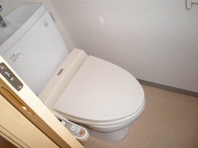 レニエ・ラ・ヴェルトゥ その他1