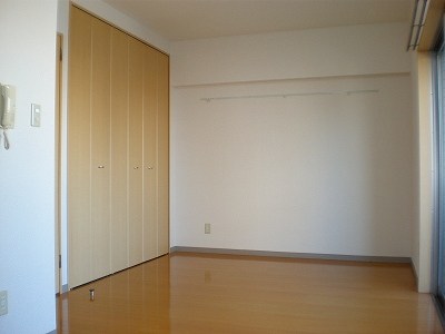 レニエ・ラ・ヴェルトゥ ベッドルーム