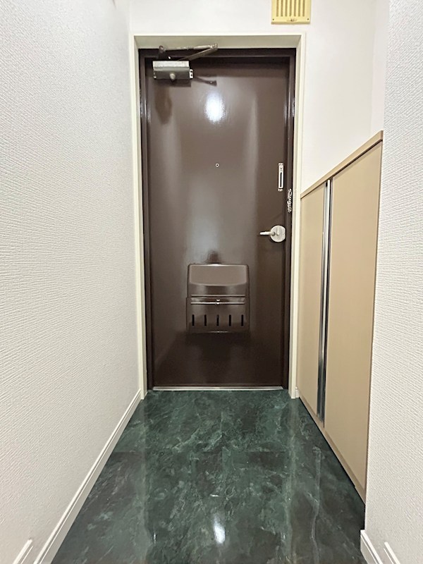 ヴィラ・サニーサイド 玄関