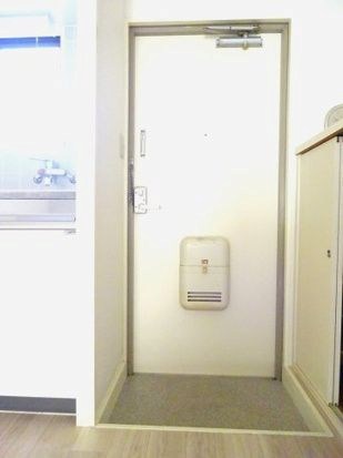 シャトーフロール 玄関