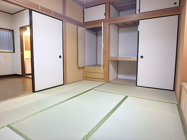 清水ハイツ ベッドルーム