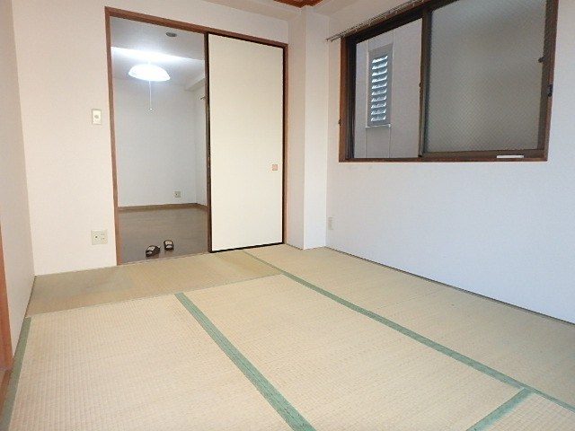 村山ビル ベッドルーム