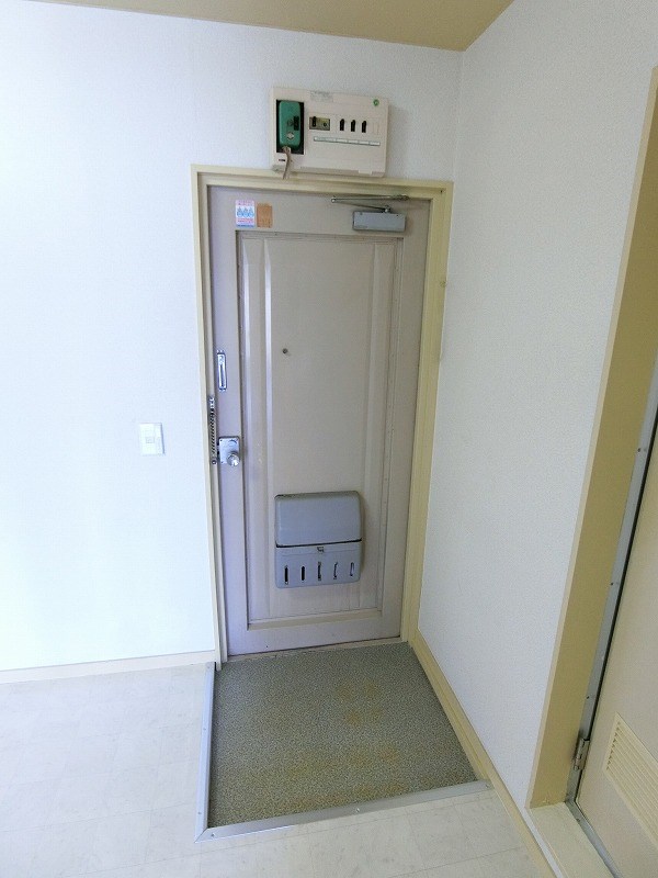 マンション麻衣  玄関