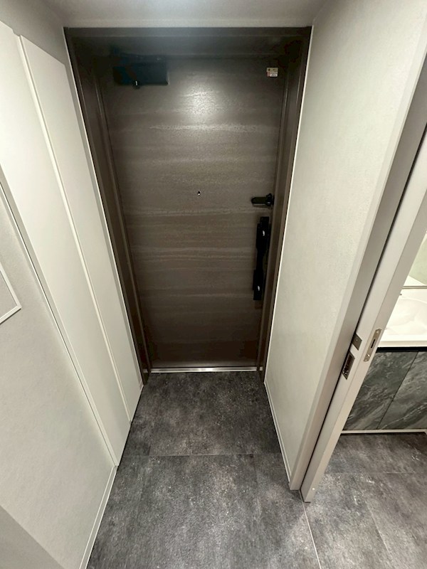 ルミーク北千住 玄関