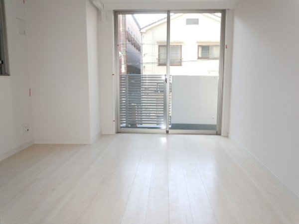 シュールフローレ リビング