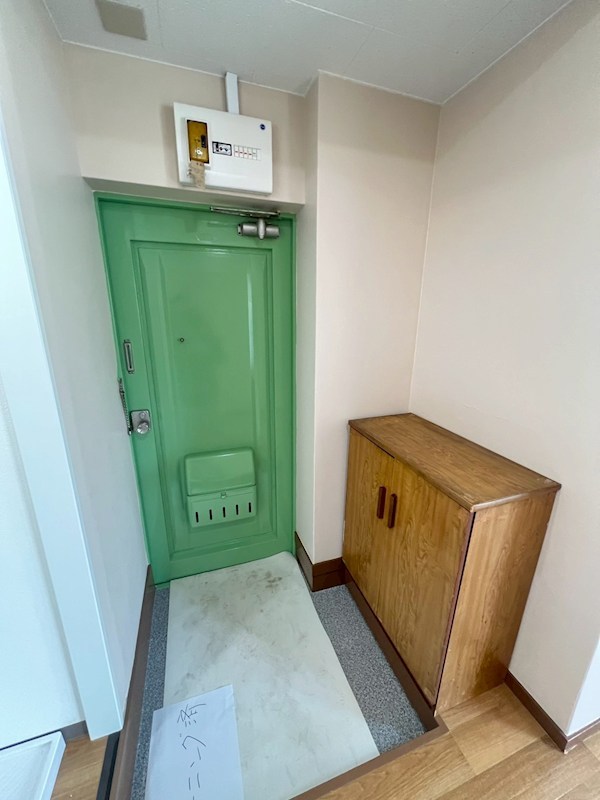 小笠原ビル 玄関