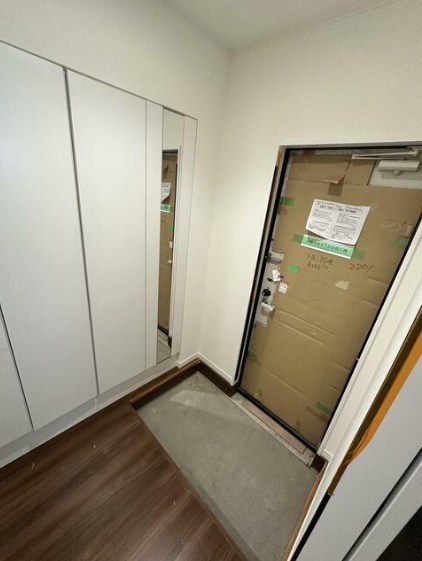 Glad Clan C棟 玄関