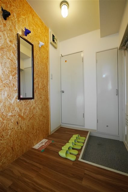 フローラ9 玄関