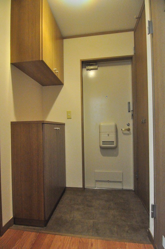 メゾンリビエール 玄関