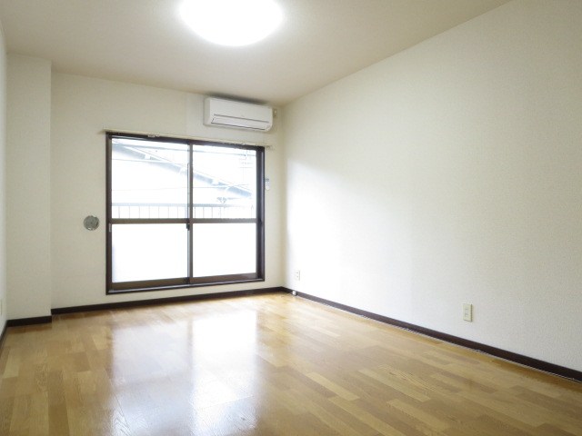 栄屋ビル ベッドルーム