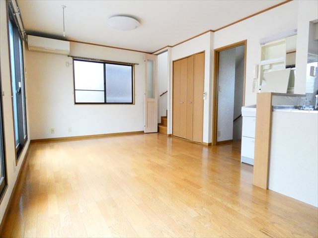 ルピナス南千住戸建て  リビング