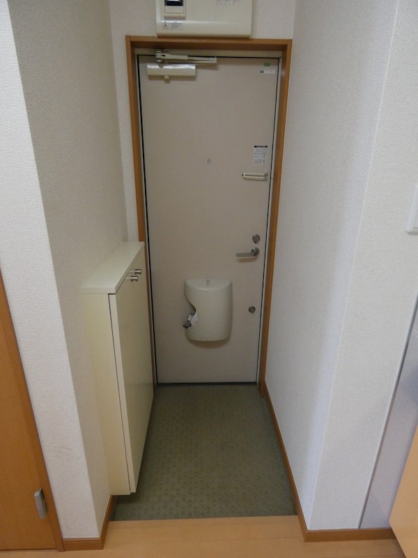 ハイツマコトＣ 玄関