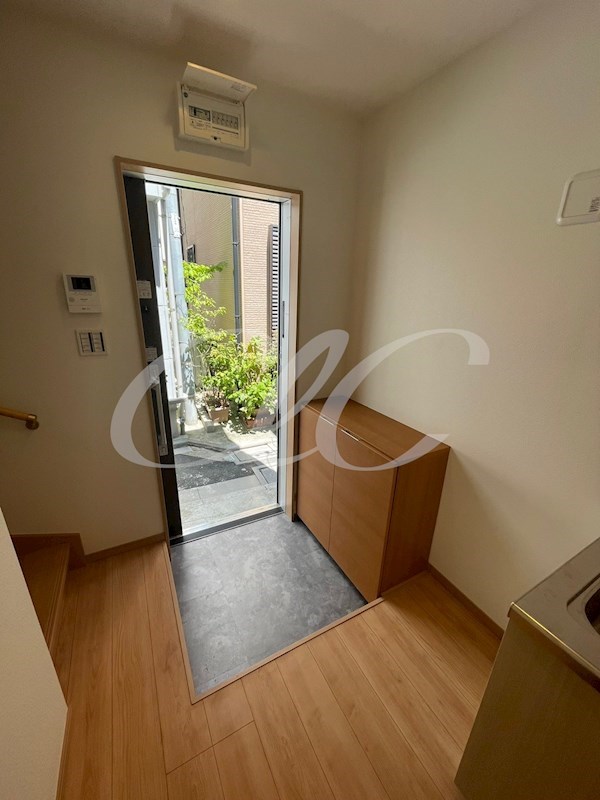 るな花戸建  玄関