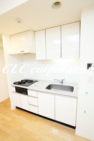 ルクレ新川レジデンス キッチン