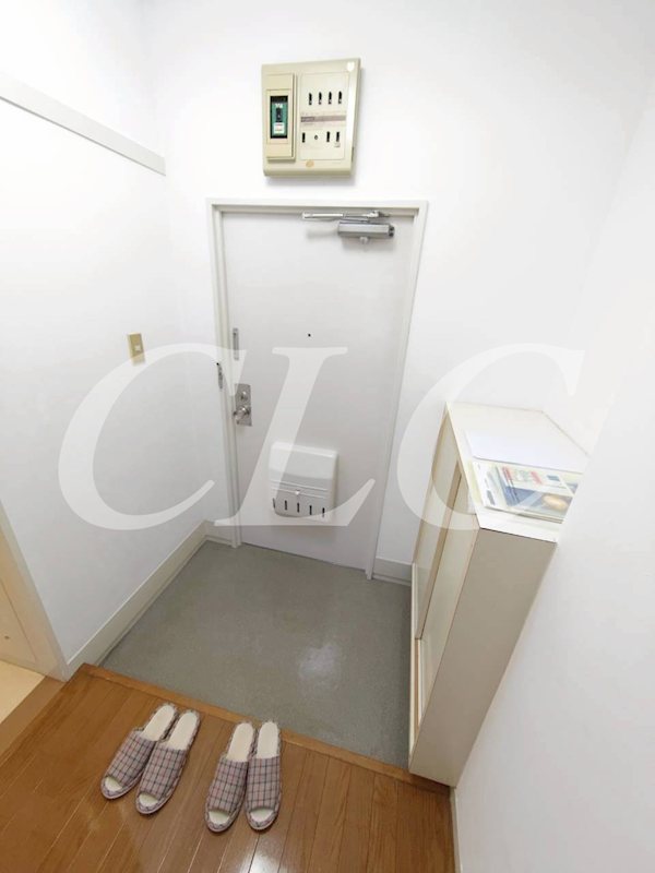 クリスタル３ 玄関