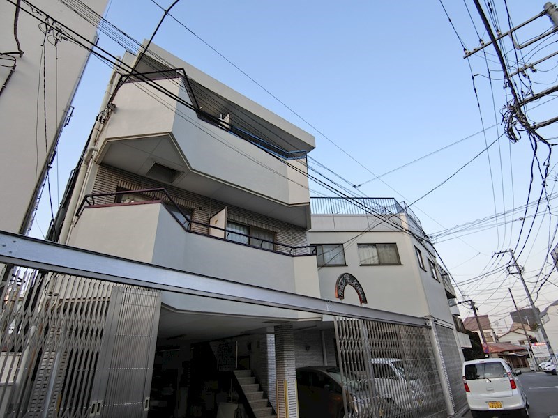 ホワイトキャビン 外観