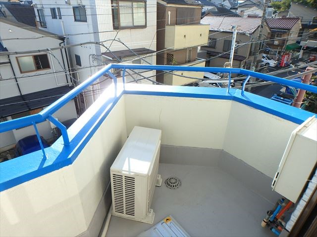 ホワイトキャビン ベランダ