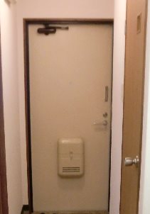 ベラルーサ１３番館 玄関