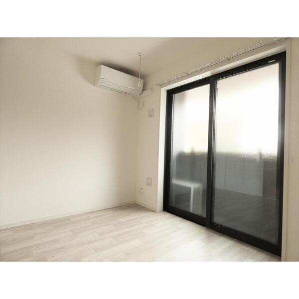 桜アパートメント リビング