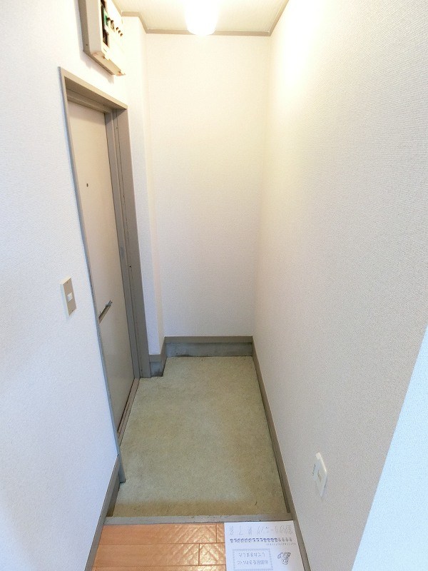 コーポマルナカ 玄関