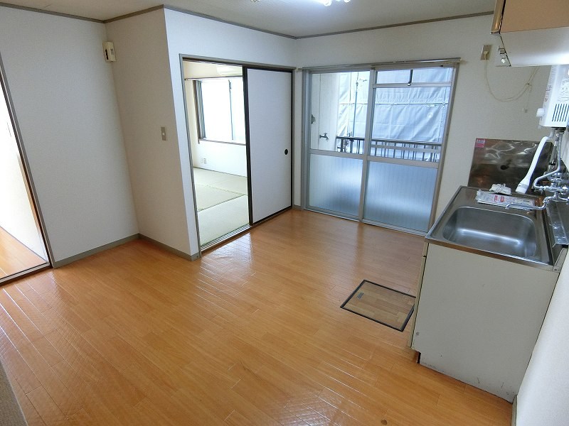 コーポマルナカ リビング