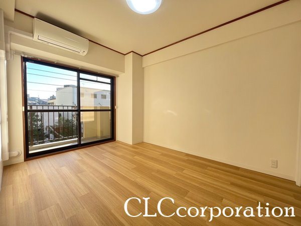 ジュネス   ベッドルーム