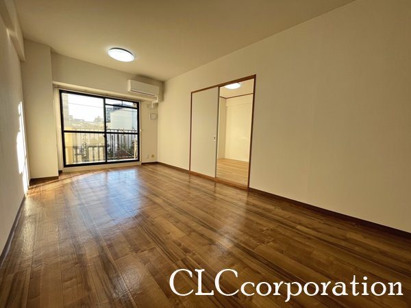 ジュネス   リビング