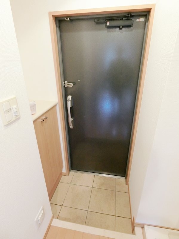 ヴェルト西大島グラーセ 玄関