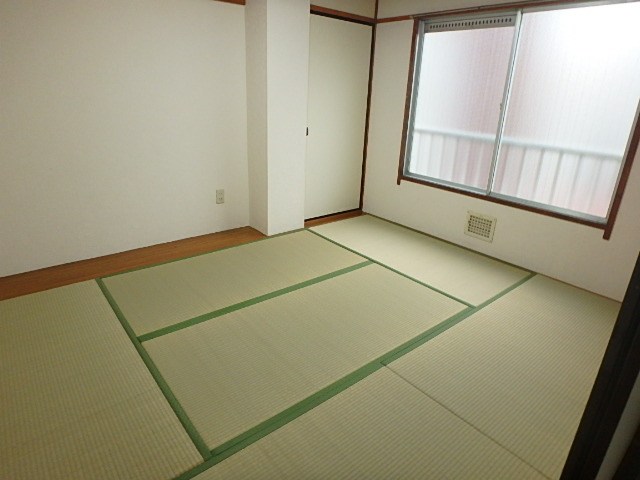 ファミリーハイツ上田 リビング