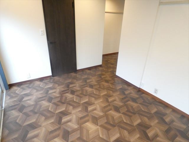 高富ビル ベッドルーム