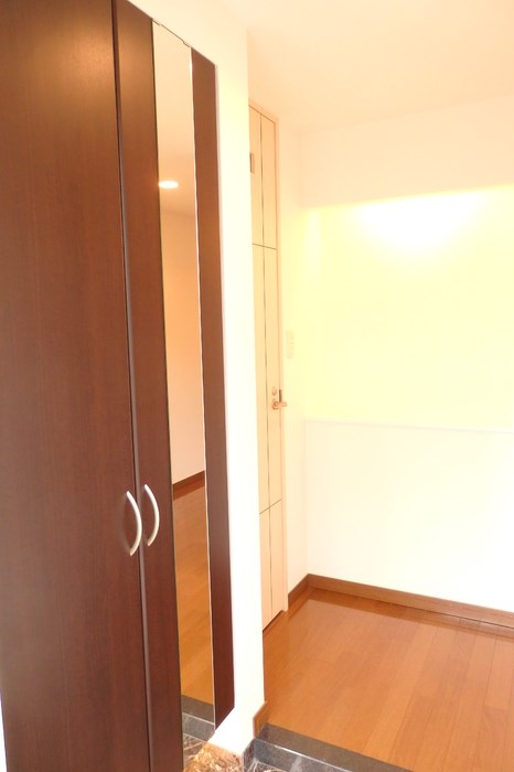 ロイヤルパークスシーサー 玄関